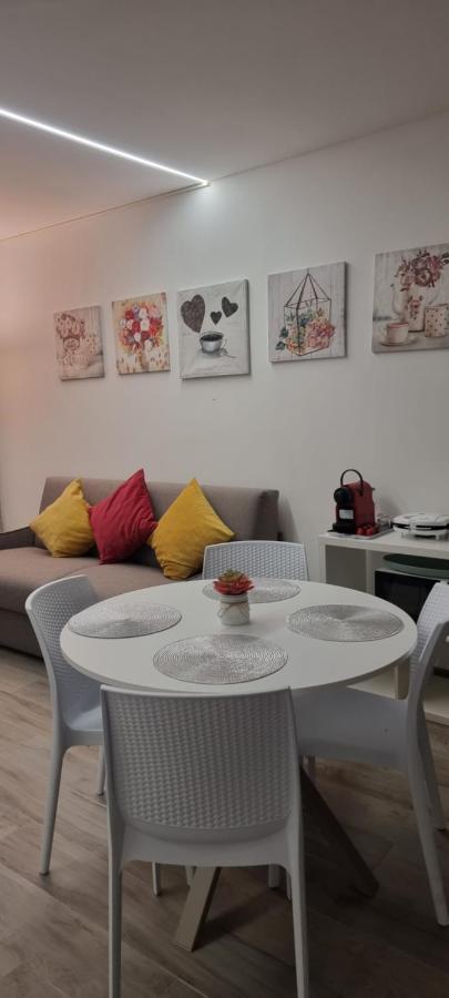Adele'S Apartment บิซโซน ภายนอก รูปภาพ